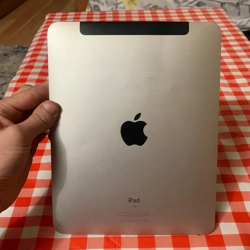 Apple iPad 1st Gen A1337 16GB Space Gray